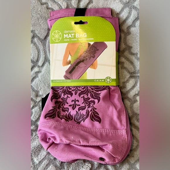 Gaiam Damask Yoga Mat Bag with Pockets – Pink/Purple - Picture 4 of 4